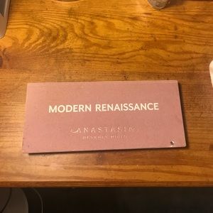 BARELY USED MODERN RENAISSANCE PALETTE